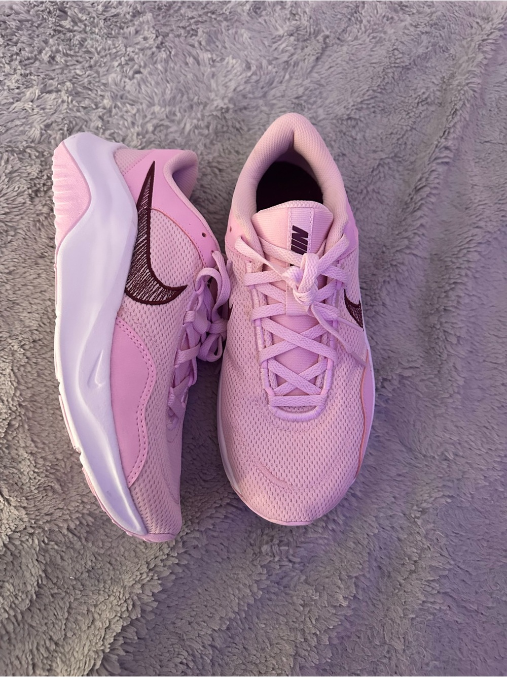 Nike Women’s Light Pink Athletic Sneakers with Maroon Swoosh